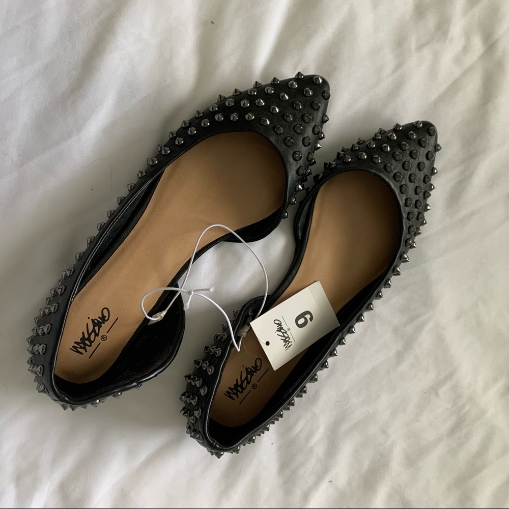 NWT Massimo Black Spiked Flats